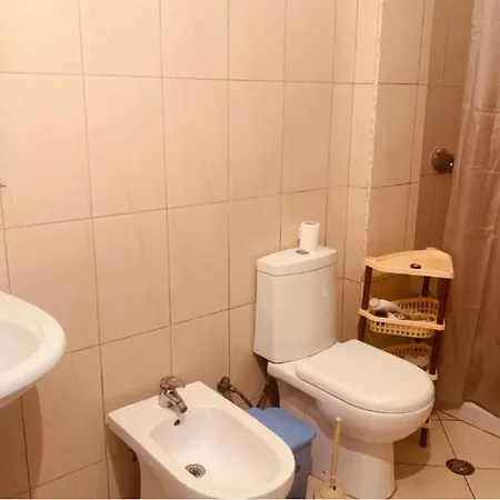 Comfortble Lungomare 2 Daire Avlonya